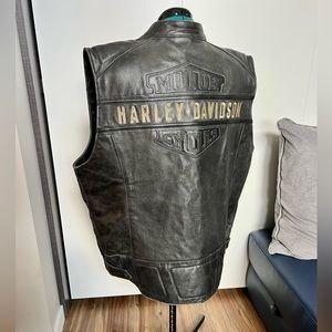 Men’s Harley Davidson Passing Link full-grain leather vest - Like New!